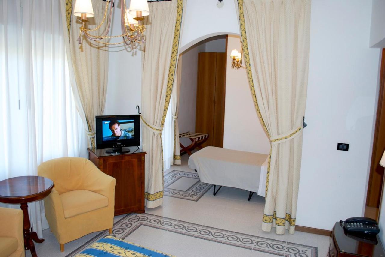Hotel Miramare Lignano Sabbiadoro Ngoại thất bức ảnh