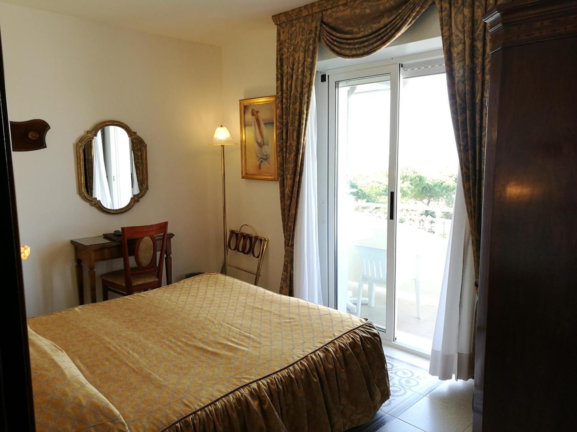 Hotel Miramare Lignano Sabbiadoro Ngoại thất bức ảnh