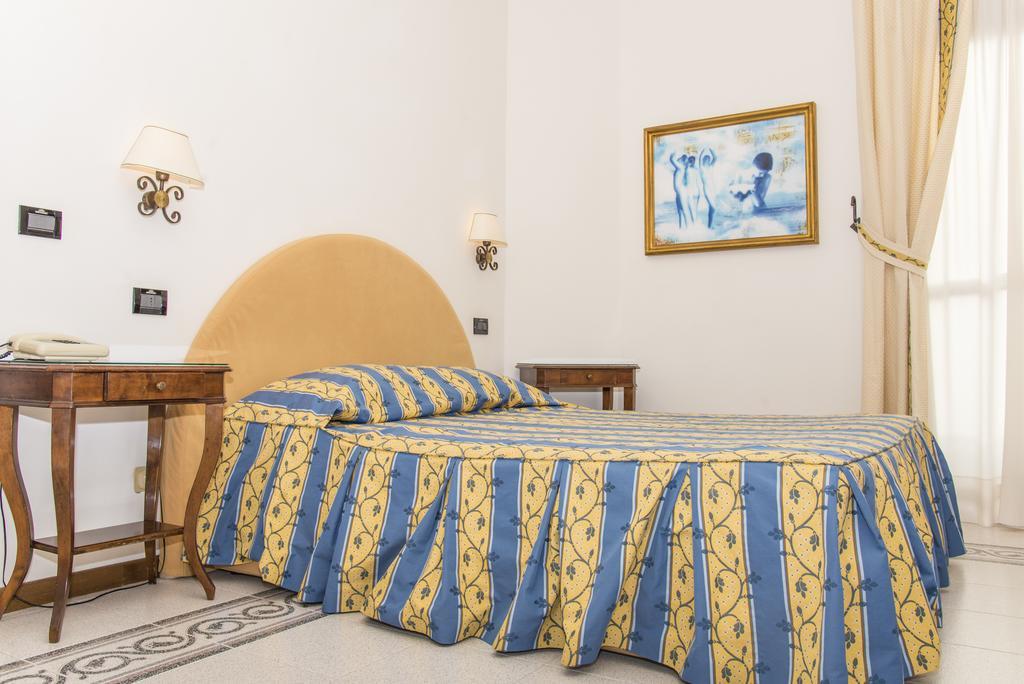 Hotel Miramare Lignano Sabbiadoro Ngoại thất bức ảnh