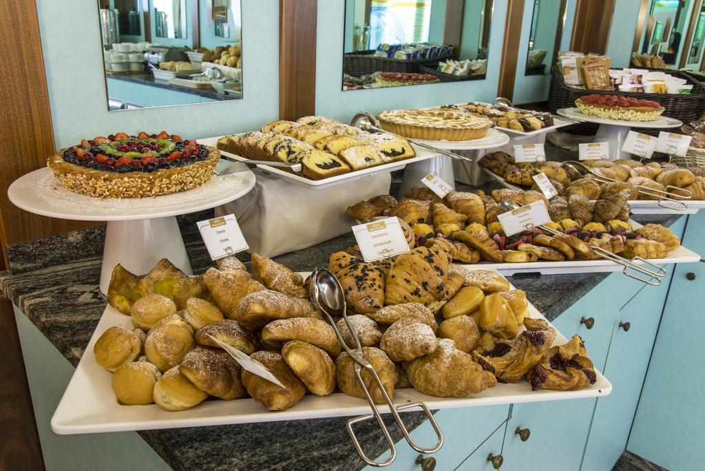 Hotel Miramare Lignano Sabbiadoro Ngoại thất bức ảnh